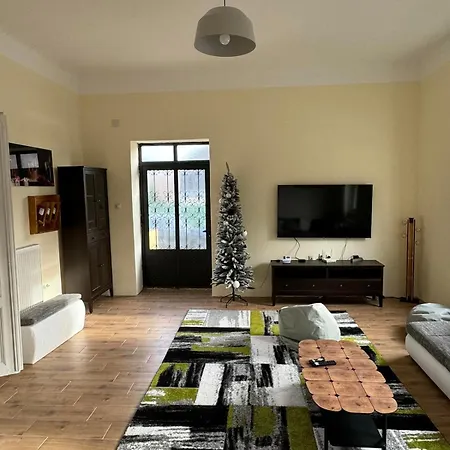 Dana Сремски-Карловци