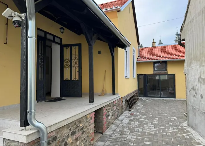 Dana Σρέμσκι Καρλόβτσι